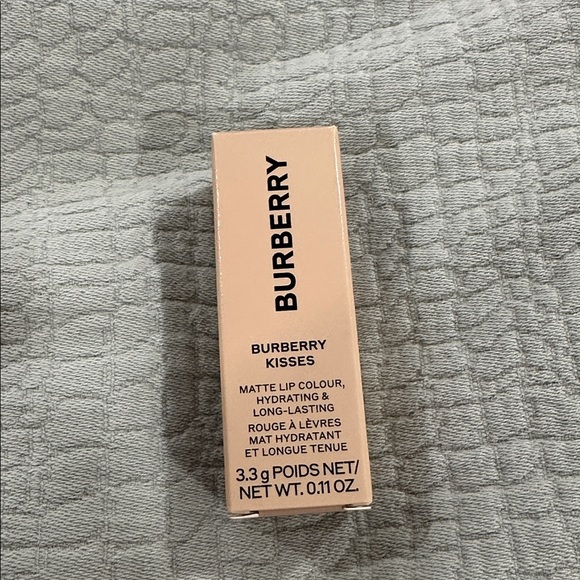 Burberry Kisses Matte Rose Crush (19) - Sold Out in stores - Picture 4 of 5